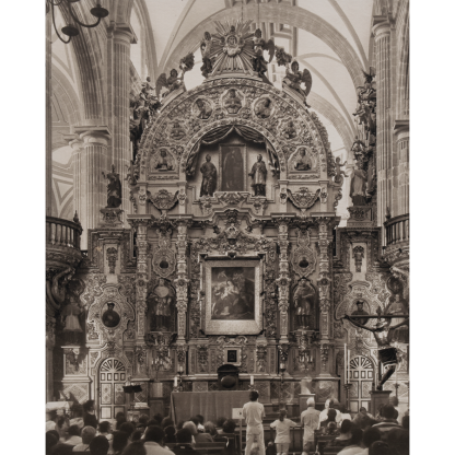Una fotografía en platino-paladio del altar del perdón de la Catedral de México un jueves de semana santa