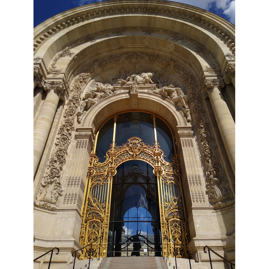 Entrada al Petit Palais, Paris, France.