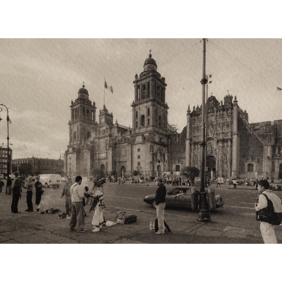 Las limpias frente a la catedral de México